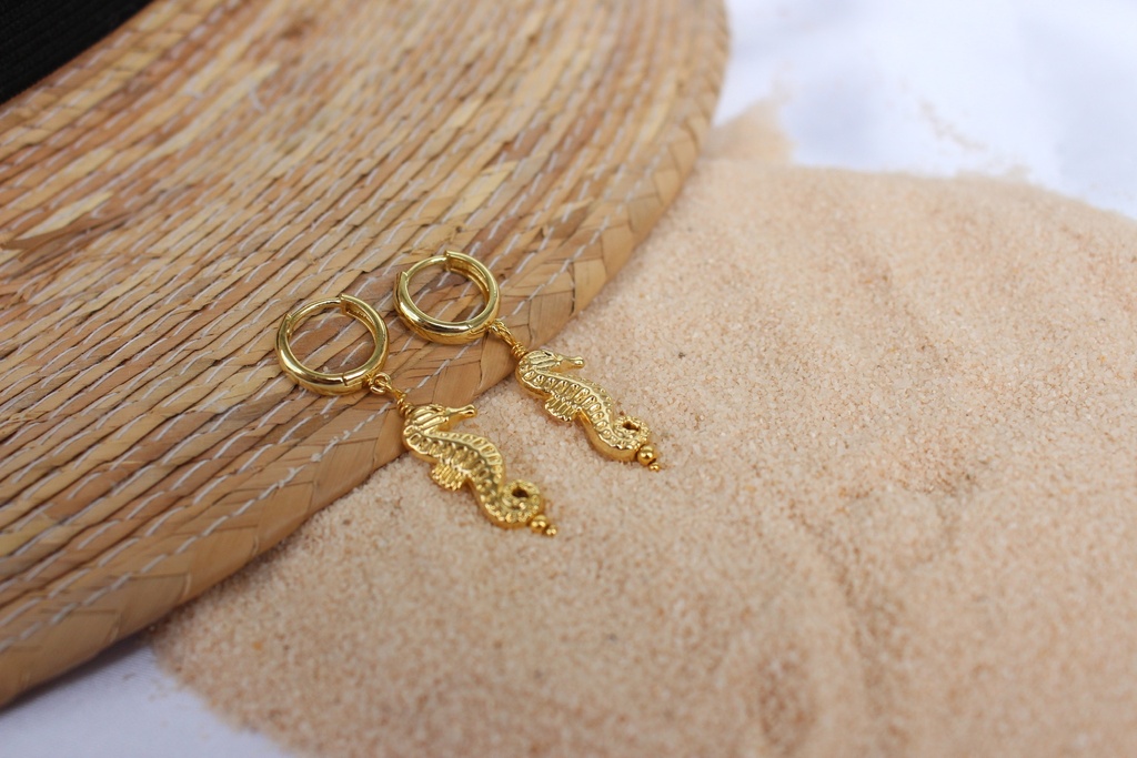 Seahorse Huggies